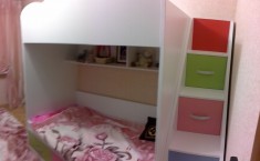 Двухъярусная кровать